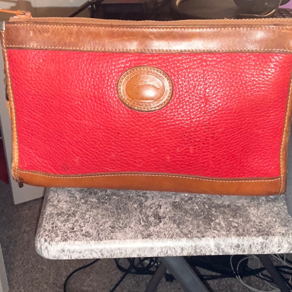 Dooney and Bourke Vintage Leather Zippered Bag.